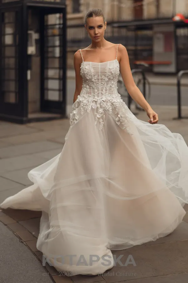 Carolyn menyasszonyi ruha